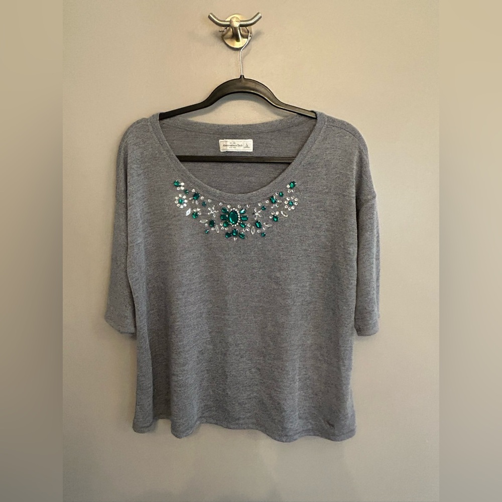 NWOT Abercrombie and Fitch stone studded short sleeved sweater size L